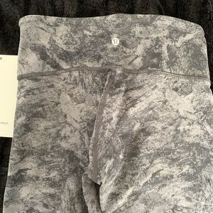 Lululemon wunder under MR crop NWT